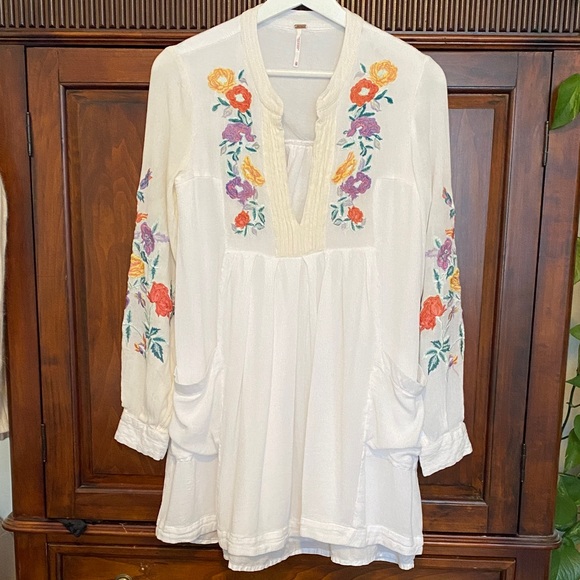 Free People Mia Embroidered Mini Dress Long Sleeves Fully Lined Size XS - Picture 4 of 16